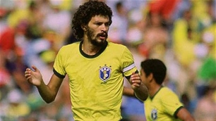 Huyền thoại Socrates trong mầu áo ĐT Brazil tại World Cup 86.
